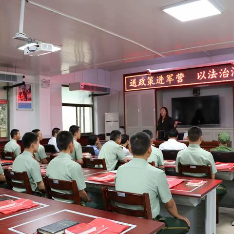 送政策进军营 以法治润军心   讲好老兵故事 传承红色基因——孝义市“老兵宣讲团”进军营