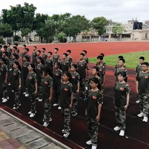 青春的风貌，飒爽的姿态