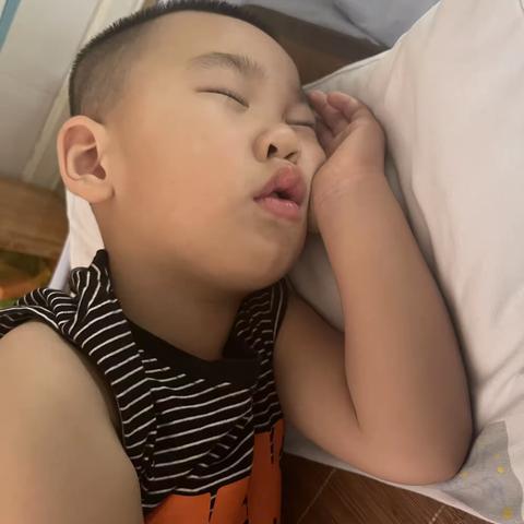 风不吹，树不摇，幼儿园里静悄悄，小朋友，安安静静睡午觉💤💤💤