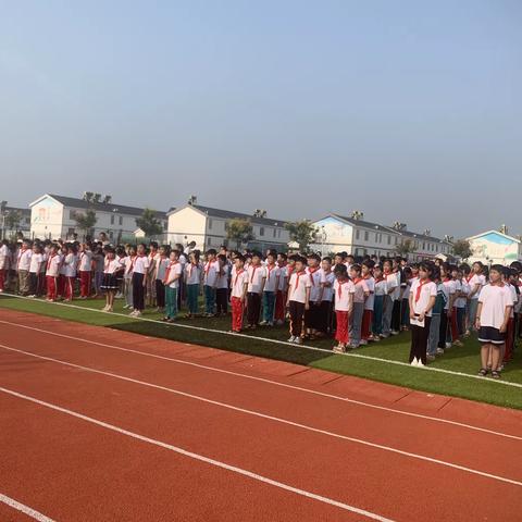 勿忘国耻 振兴中华——东明县长兴集乡幸福里小学举行国旗下爱国主义教育