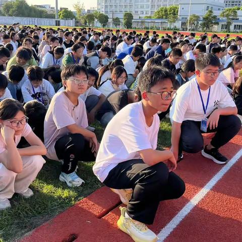 力峥嵘岁月，铸安全防线 ———如皋市石庄镇初级中学防空应急疏散演练