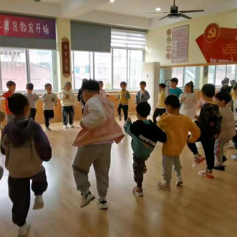 更楼幼儿园果果班——音乐活动《划船》🚣