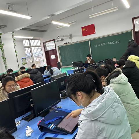 钳屯镇中心总校组织全镇教师投入学期末阅卷工作