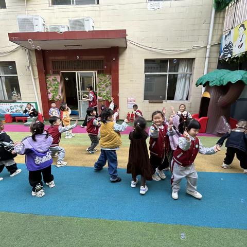 快乐的幼儿园生活