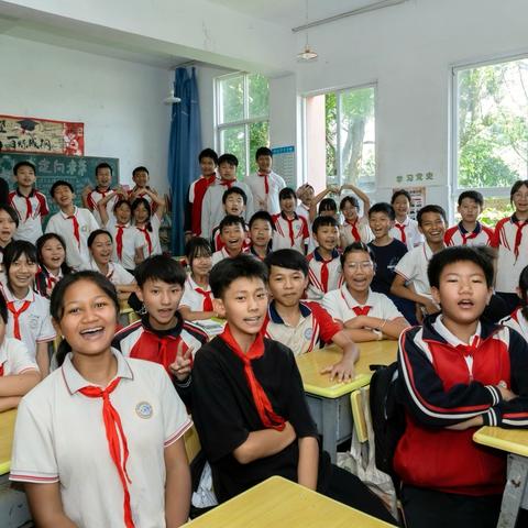 南屏镇南岛河小学2025届 毕业班毕业典礼