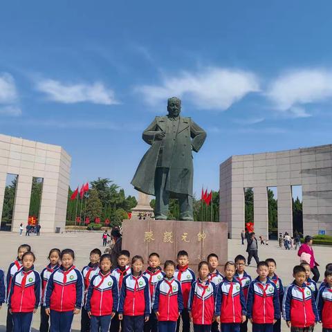 济南市莱芜师范附属小学二（3）中队清明节缅怀先烈活动