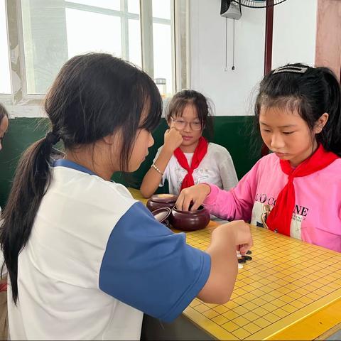 曹市镇中小学开展围棋进校园活动