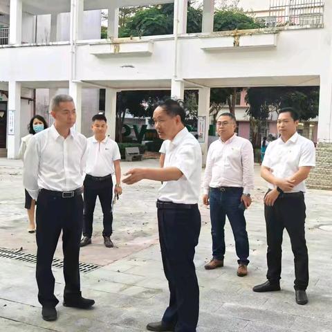 县政府常委莫泉平带队莅临海南陵水思源实验学校进行开学检查工作