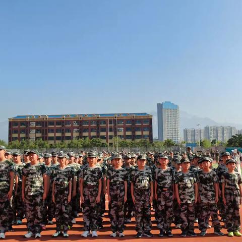 开元中学六年级28营军训第二天纪实生活