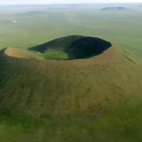 【大笑体能】寻找火山的 “ 眼泪 ”，穿越时空之旅，对话远古大地，中秋当天独立营