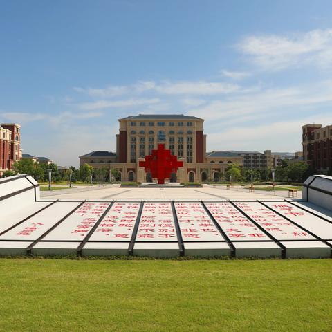 沂南一中2023级高一新生军训剪影