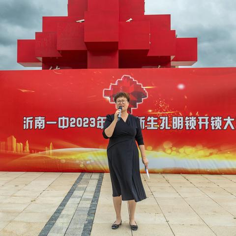 看，这场孔明锁开锁大赛