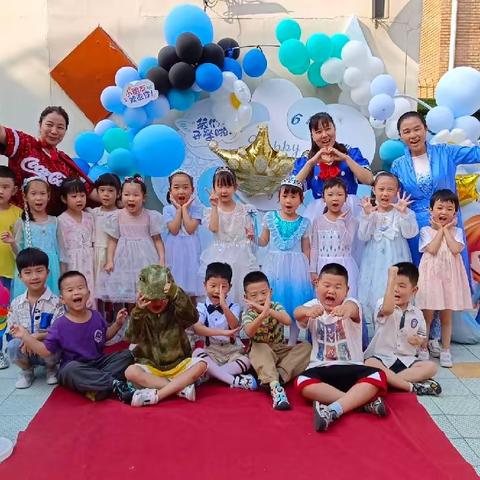 幼儿园迎来新学期开学第一天一群快乐的小天使👼踏进了🎒充满美好🥰的幼儿园