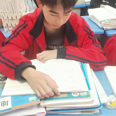 宁陵实验中学九.5班又一束光 高宁同学