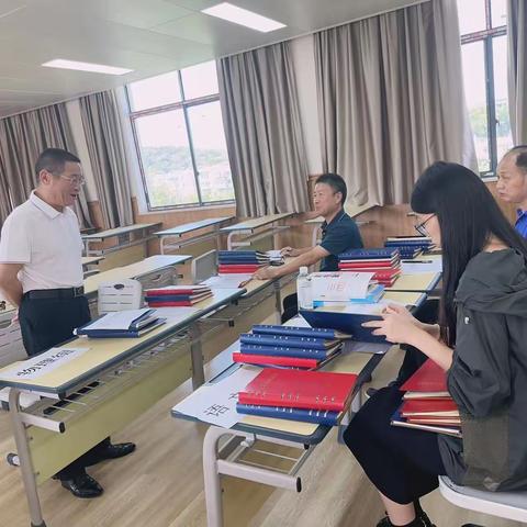 落实常规检查，提高教学质量 ——武汉崇文高级中学新学期第一次教学常规检查圆满完成