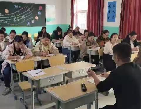 教学述评促成长，教学相长共进步——南楼堤中心小学教师教学述评