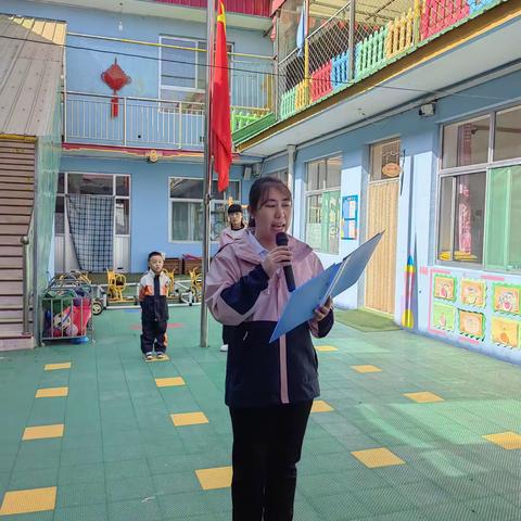 童馨乐托幼园大二班升旗仪式