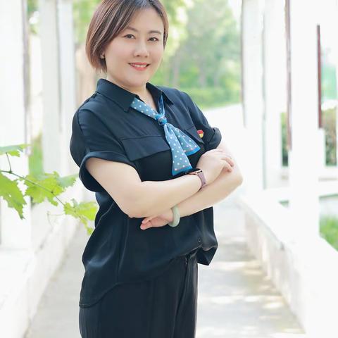 标题：名师引领 且思且行——历史教研组名师微课展播活动