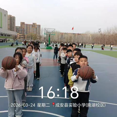 春日趣运动，快乐满校园——成安县南湖小学二年级课外活动纪实