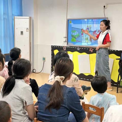 “家园携手 共促成长”——南昌县第一幼教集团雅苑分园中大班组开学家长会