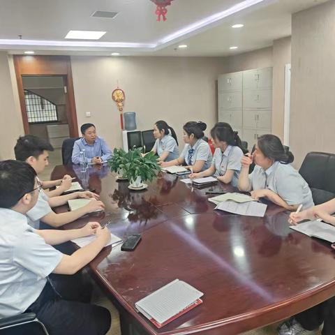 丁振刚副行长参加果园支行夕会