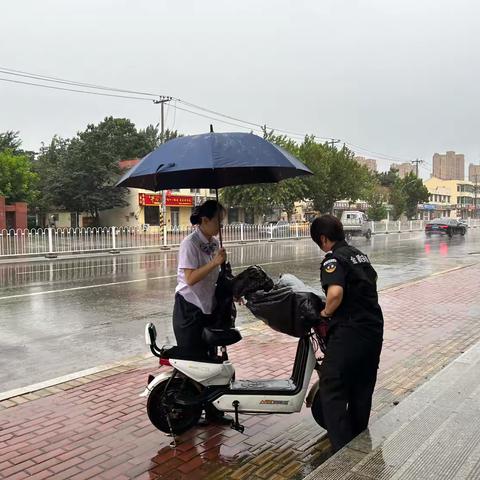 农行寿光寒桥支行：雨天为客户送温暖