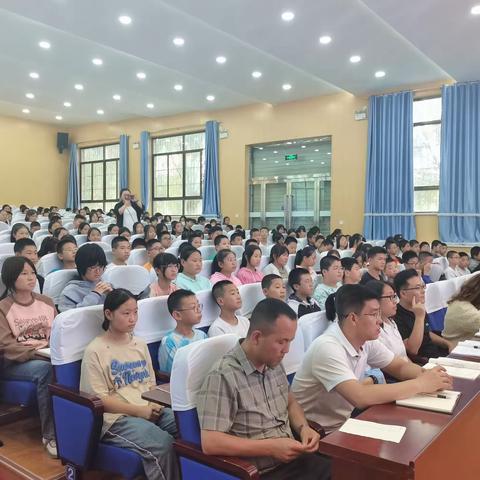 携手促健康——龙泉学校开展预防近视和预防传染疾病知识讲座活动