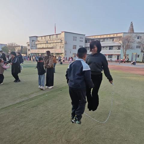 二年级亲子活动