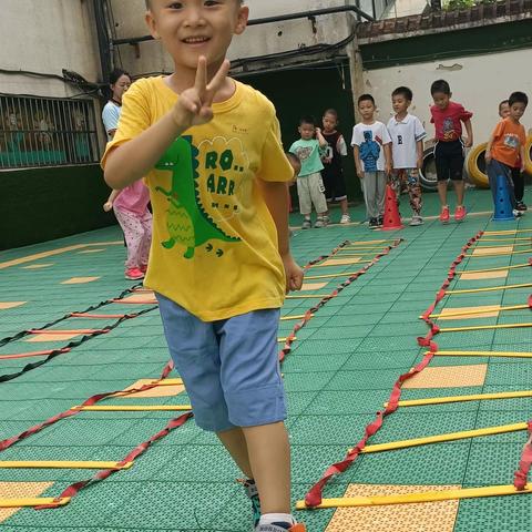 爱上幼儿园，快乐“美”一天(小鸽子大三班)