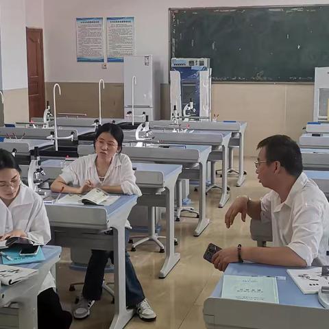 海口市第一中学南海学校初一生物备课组第2周备课组活动。