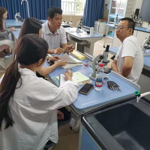 初一生物备课组第一周集体备课活动