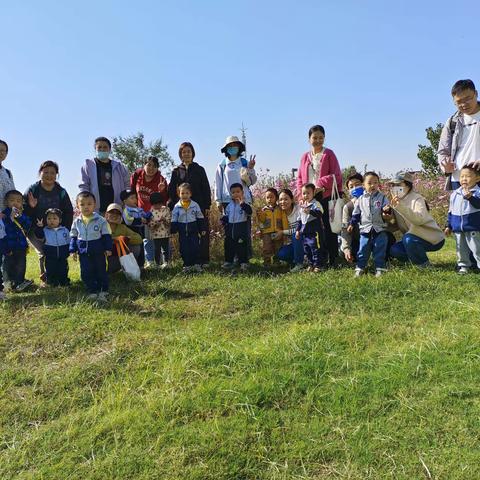 幼儿园的快乐生活——世初语一日秋游