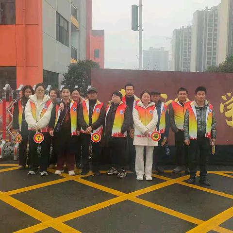 春日护学岗，温情暖校园 |红云小学2203班护学岗