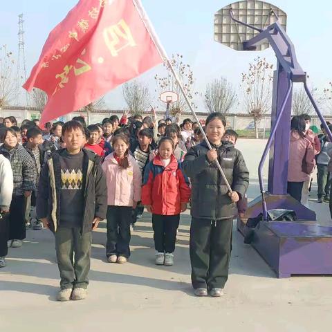 接力传勇毅  拔河聚同心  ——欢呼与泪水见证四.2班学生成长