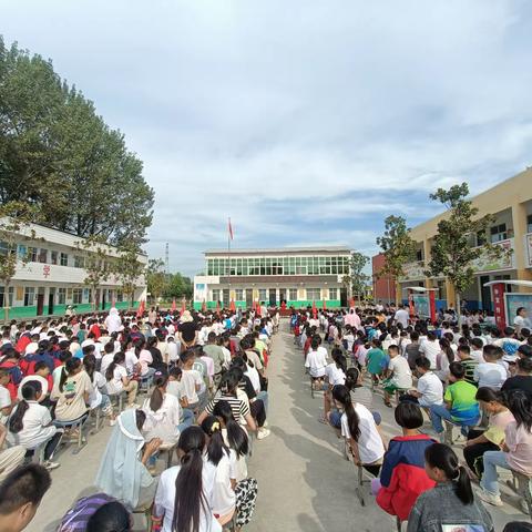 开学典礼展新貌 策马扬鞭正当时——马坊镇中心小学开学典礼暨表优大会