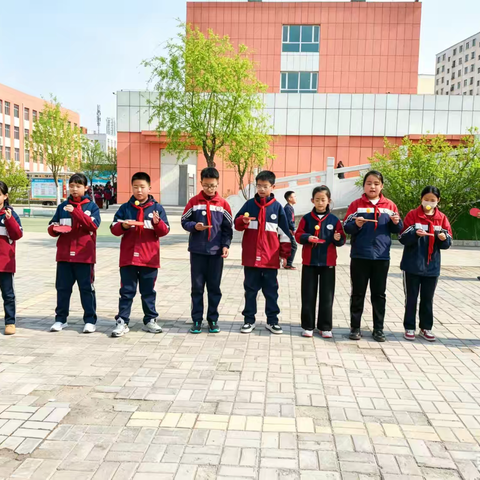 鲁沙尔第二小学乒乓球预备队：阳光赛场展青春风采