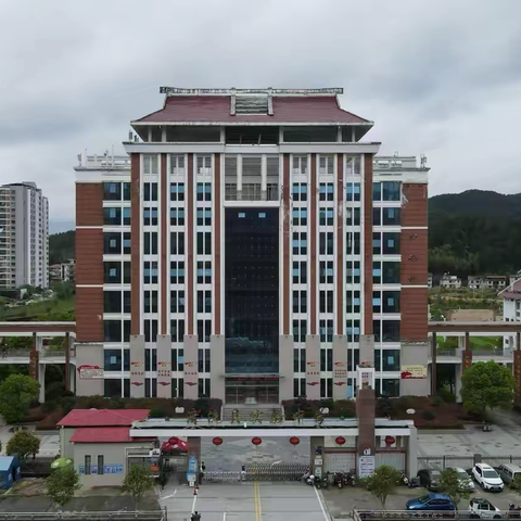步履铿锵启新程 向阳而生正当时 ——清流县实验中学2025年秋季初一新生入学教育系列活动
