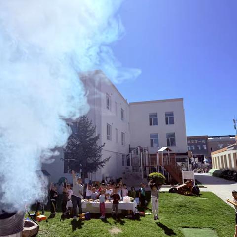 “品秋之味 听秋之韵”——赛罕区蒙古族幼儿园大三班后院野餐活动