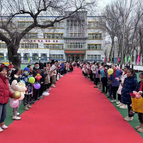 温馨三月 情暖“女神”