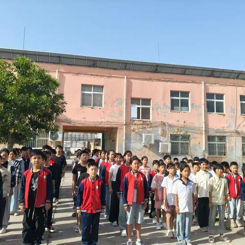“阳光心理，健康人生”尹岗镇大庄小学升旗仪式