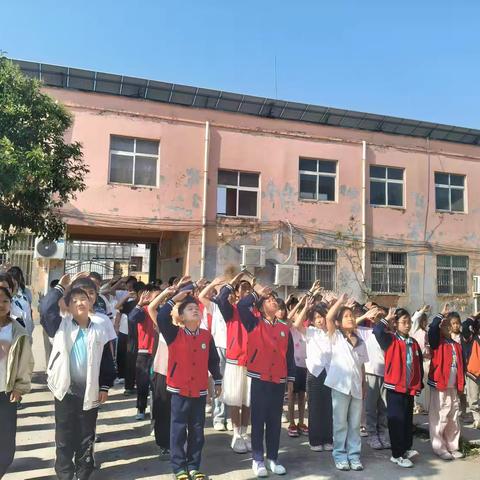 “童心飞扬，快乐成长”尹岗镇大庄小学升旗仪式