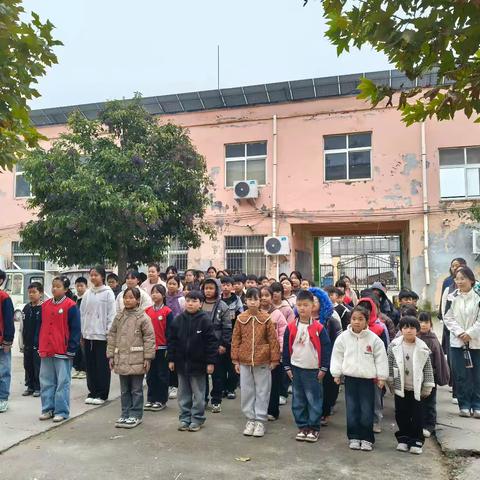 “消防记心间 防患不能 “燃””尹岗镇大庄小学升旗仪式