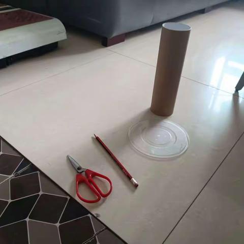 李埮政—纸盘气垫船实验