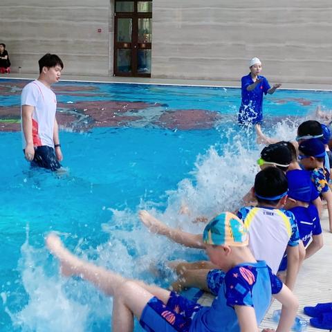 快乐游泳课，安全记心间 ﻿‍   二年级（1）班