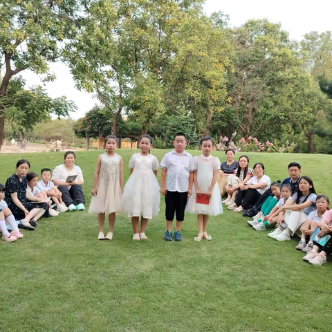 书香浸润童年，阅读点亮人生 ——戚城公园户外好书分享会