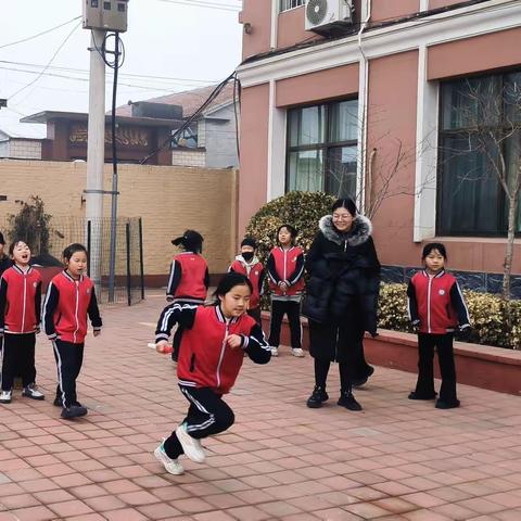 接力燃激情，奔跑展风采——捷地乡曹庄子小学迎元旦接力跑比赛纪实