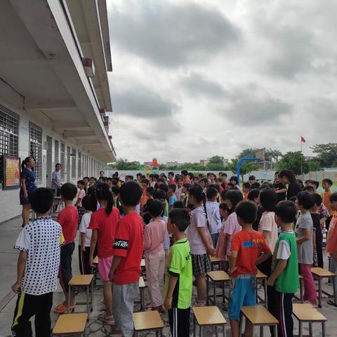 珍爱生命，预防溺水――石鼓镇低坡小学防溺水安全教育活动