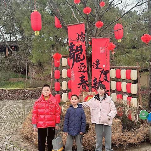 欢天喜地过大年！