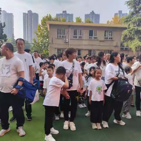 舞钢市第三小学 一年级五班入学典礼