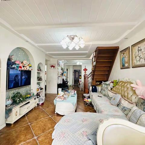 ❤️❤️🔑68.8万一口价🏠洋房威尼斯内跃  独家房源     稀缺洋房9跃10💕 温馨精装 内跃实得140平 3房2厅2卫 视野好 ☎️6127